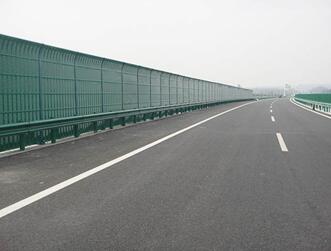 公路聲屏障.jpg 公路聲屏障.jpg