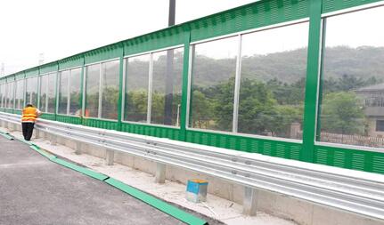 公路聲屏障.jpg 公路聲屏障.jpg